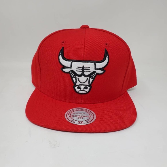 NBA Mitchell & Ness Black and White Logo Snapback Hat - Chicago Bulls - Picture 1 of 5